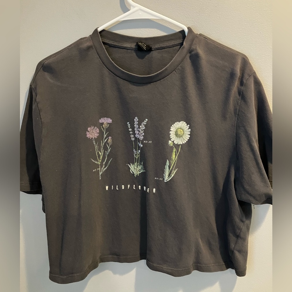Urban Outfitters Charcoal flowered cropped oversized Tee XL